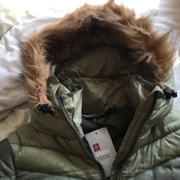 Swiss Tech short Puffer Jacket - Picture 6 of 10